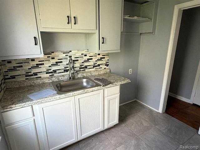 8661 Auburn St - Photo 4 of 9