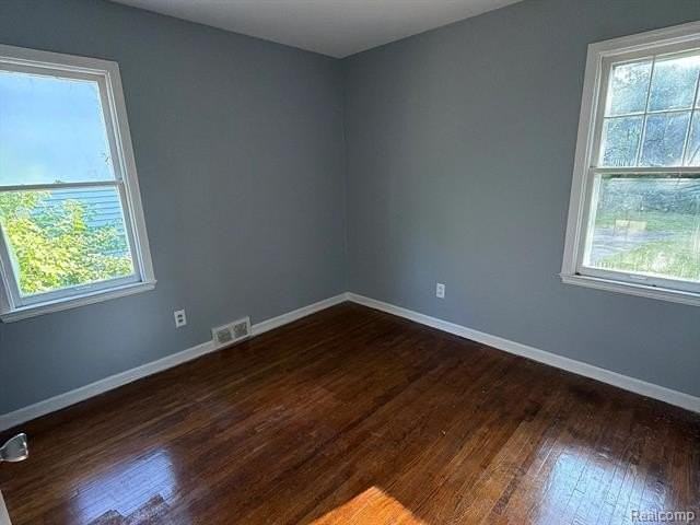 8661 Auburn St - Photo 5 of 9