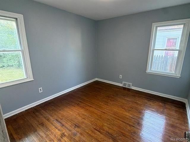 8661 Auburn St - Photo 6 of 9