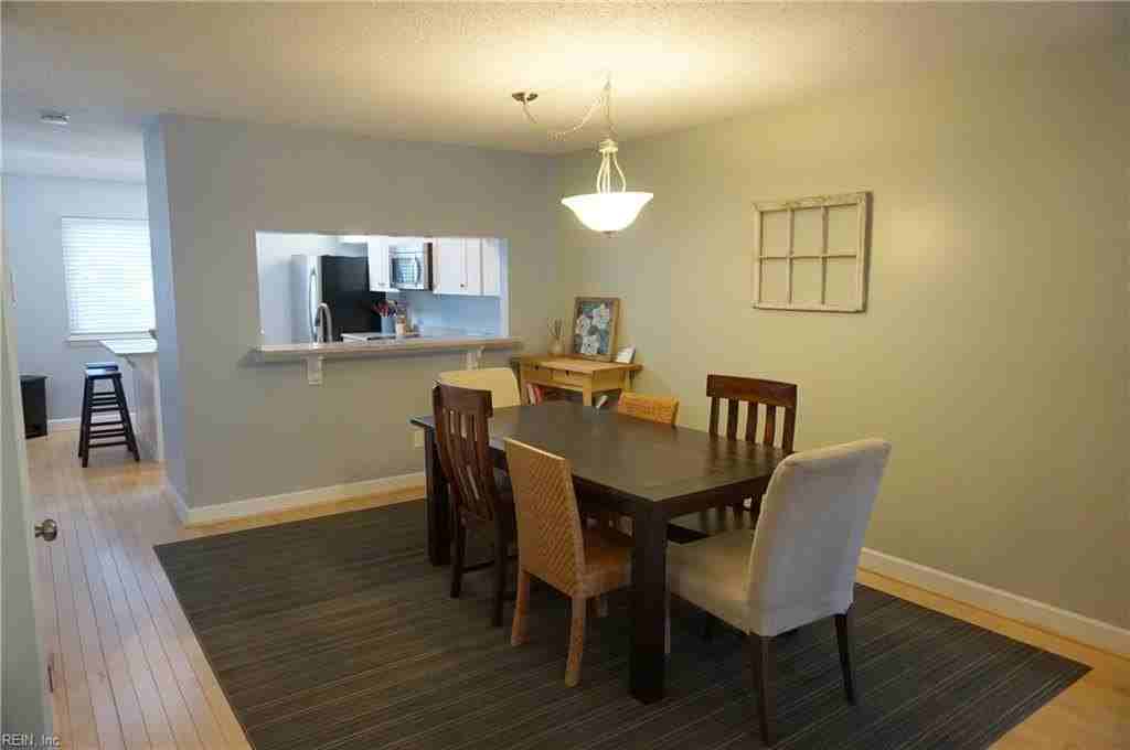 2312 Kingbird Ln - Photo 4 of 20