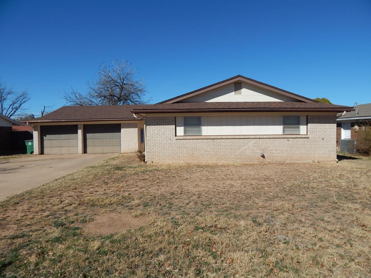 822 Stonewall Dr - Photo 2 of 8
