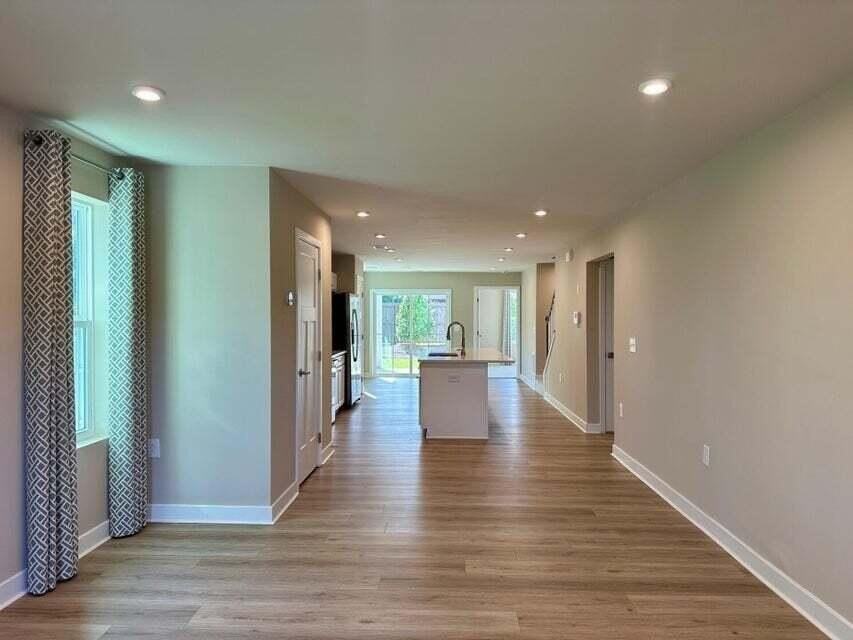 107 Oxbow Dr - Photo 2 of 13