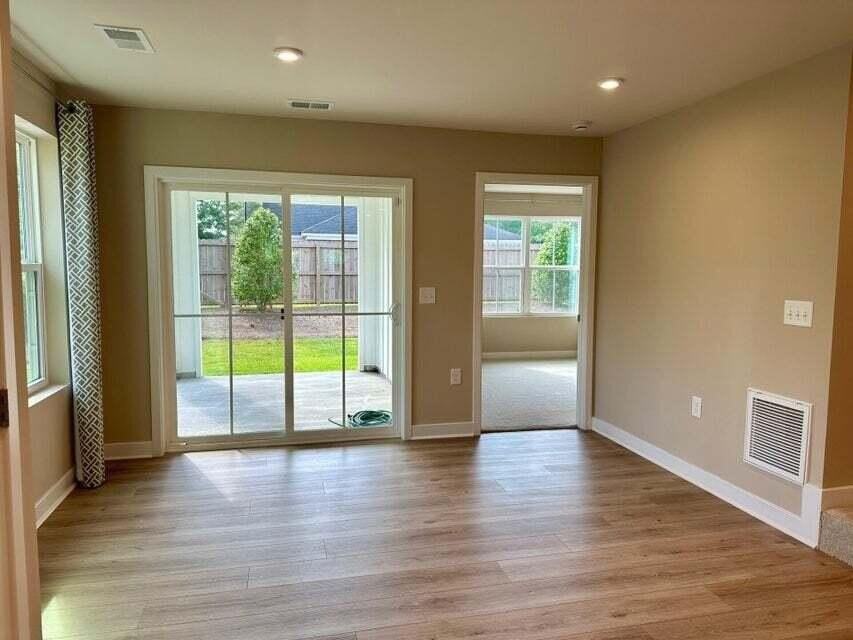 107 Oxbow Dr - Photo 6 of 13