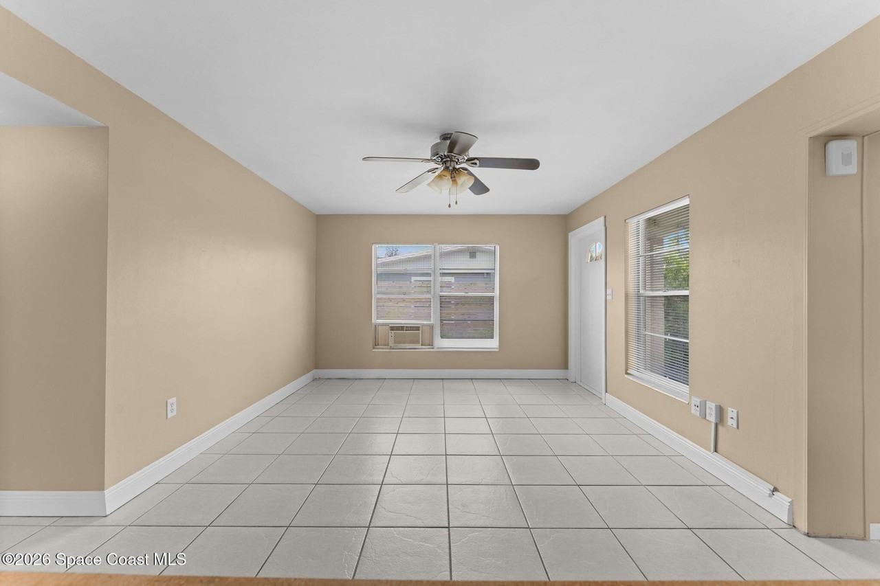 1833 Jackson Ave - Photo 7 of 24
