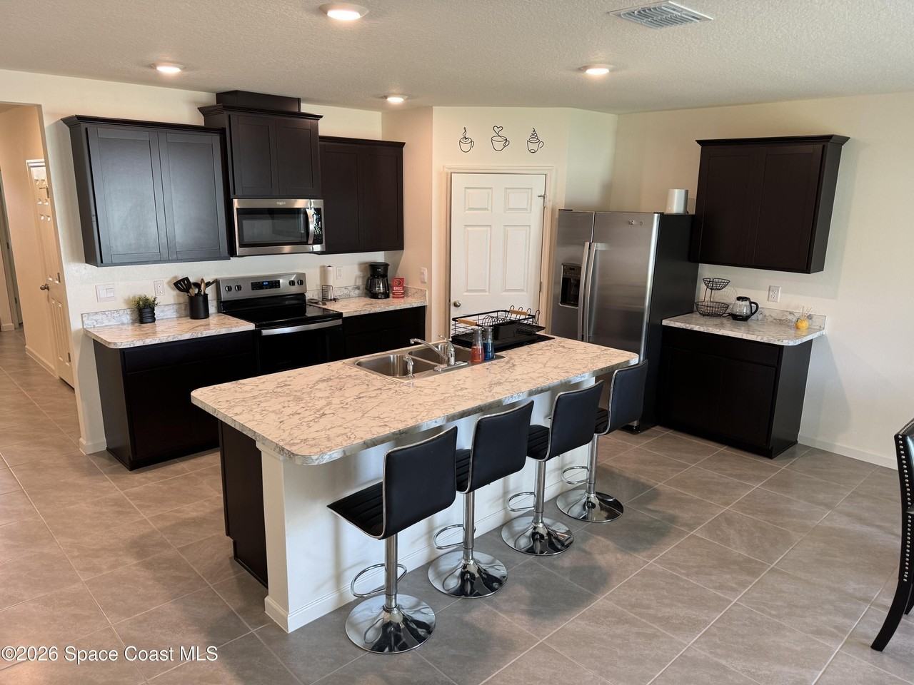 1349 Ashford Ave Ne - Photo 4 of 17