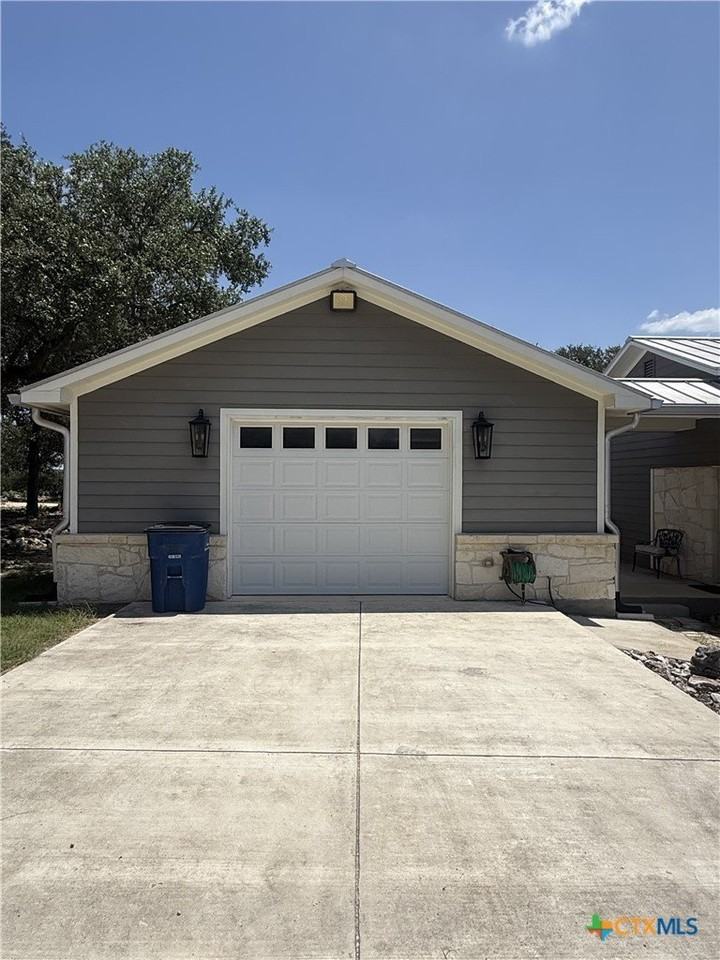 4130 Summit Dr - Photo 2 of 15