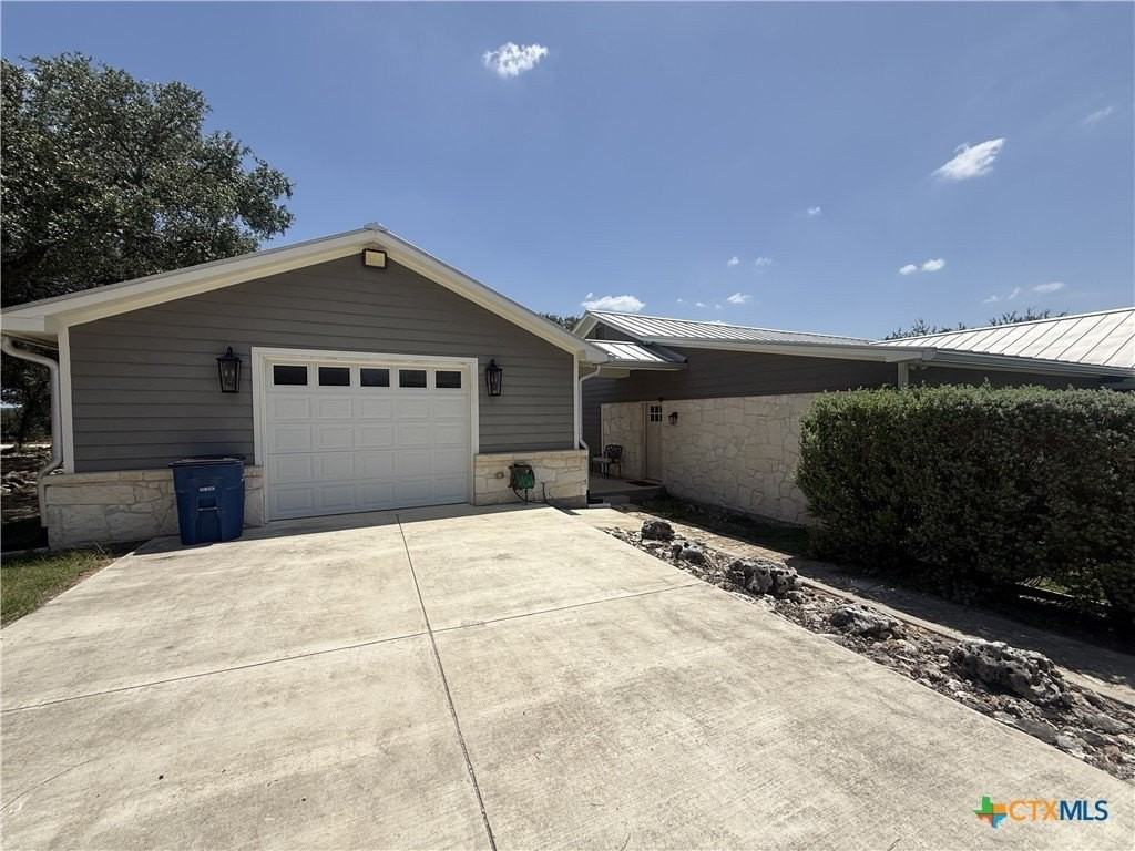 4130 Summit Dr - Photo 3 of 15