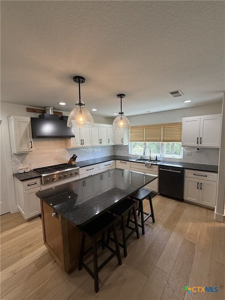 4130 Summit Dr - Photo 5 of 15
