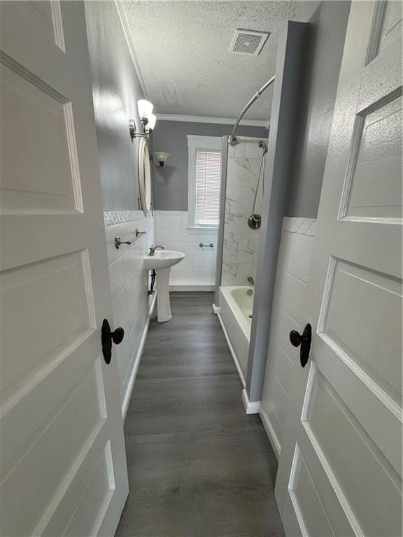 17 Booth Ave #2 - Photo 5 of 13