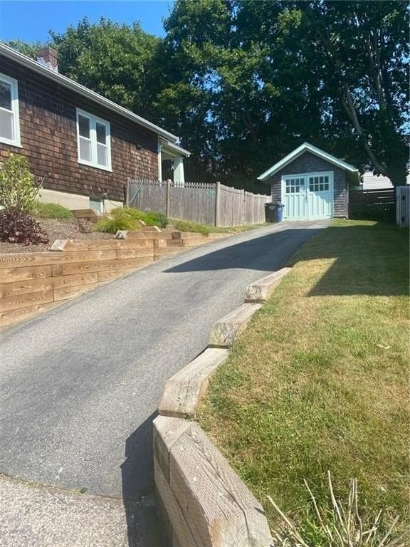 24 Burdick Ave - Photo 2 of 20