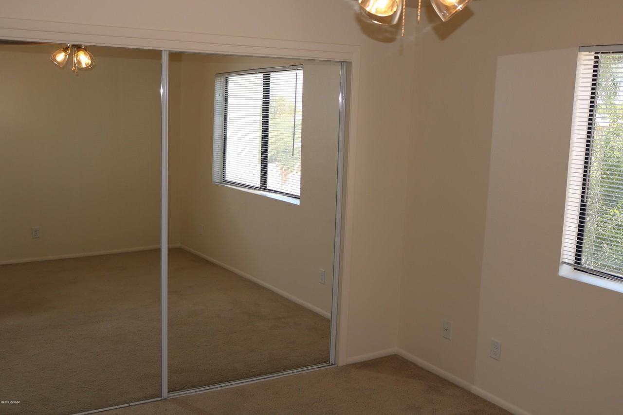 2192 N 1st Ave - Photo 2 of 10