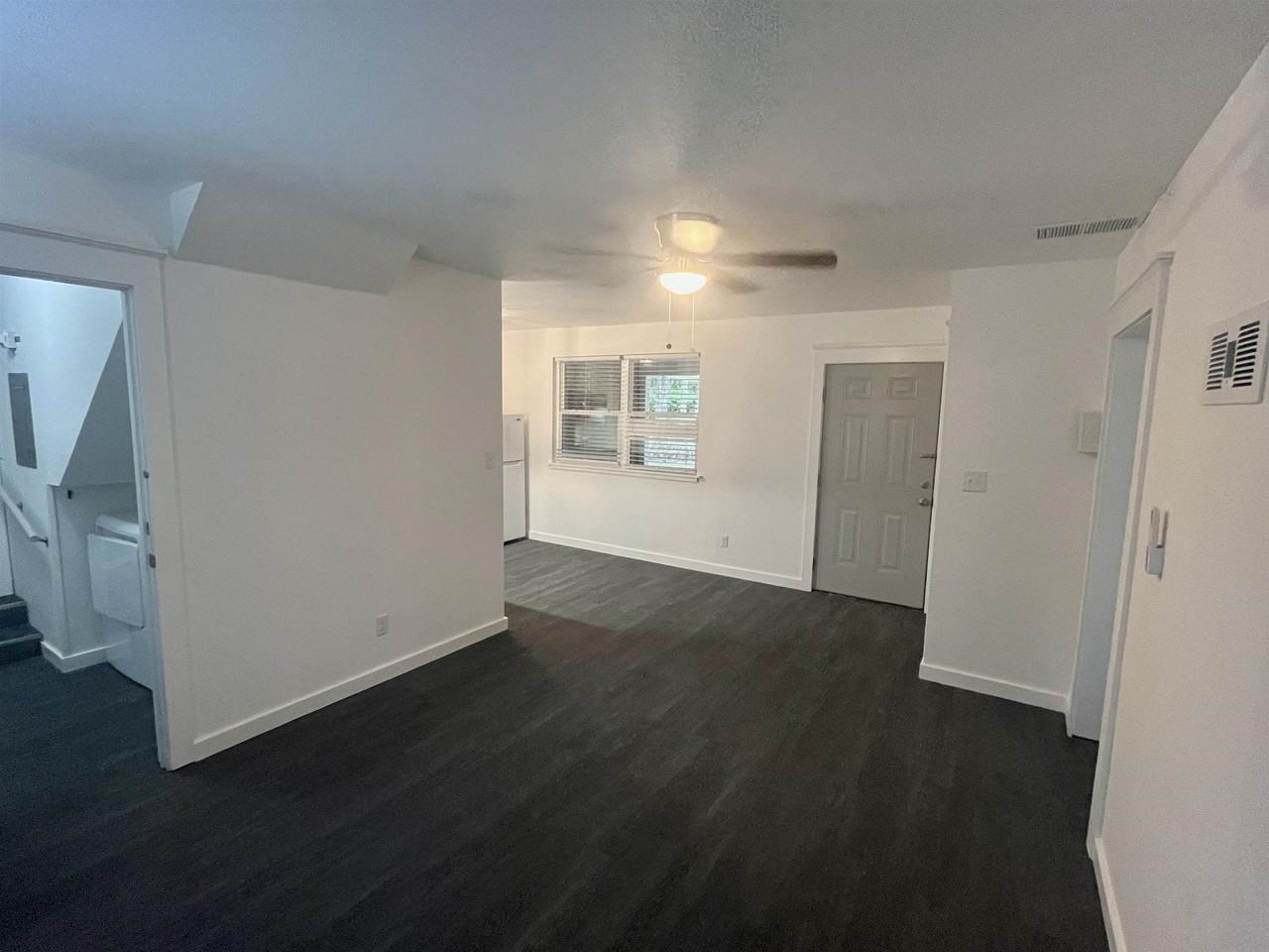 685 S Waukeenah St #B - Photo 2 of 7