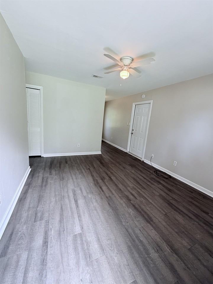 4830 Ruthenia Rd - Photo 2 of 12