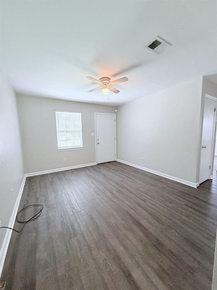 4830 Ruthenia Rd - Photo 3 of 12