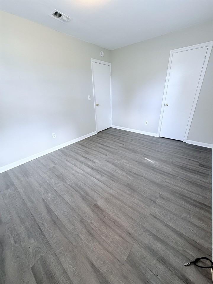 4830 Ruthenia Rd - Photo 7 of 12