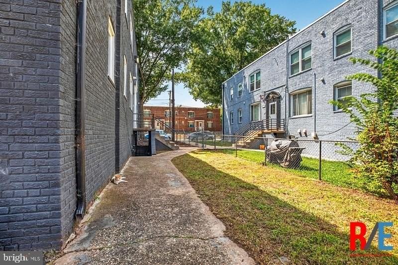 4306 Halley Ter Se #4 - Photo 5 of 19