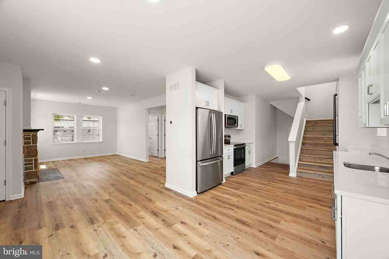 401 S Maryland Ave - Photo 2 of 27