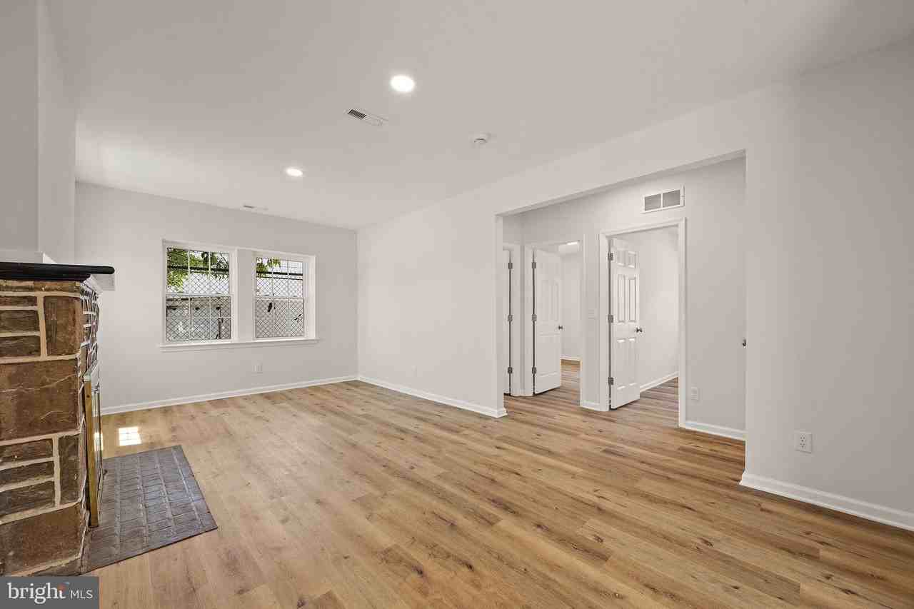 401 S Maryland Ave - Photo 7 of 27
