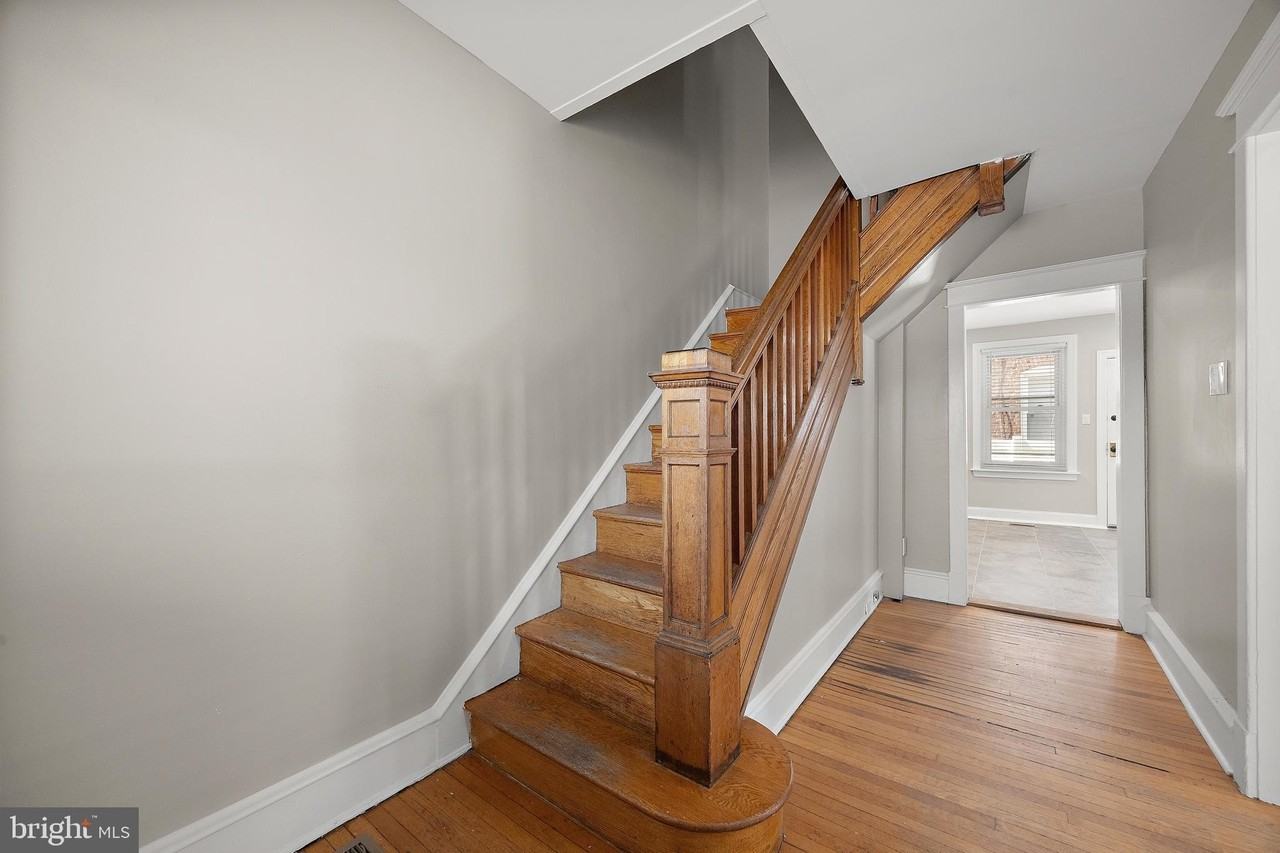 1618 W 14th St - Photo 4 of 17