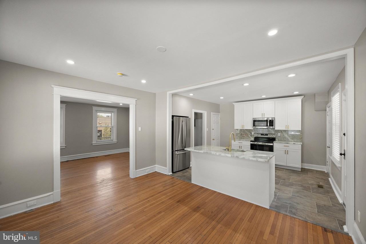 1618 W 14th St - Photo 6 of 17