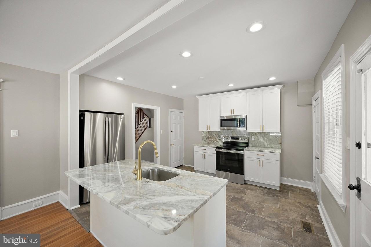 1618 W 14th St - Photo 7 of 17