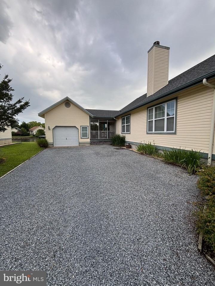 2 Torie Jordan Ct - Photo 2 of 33