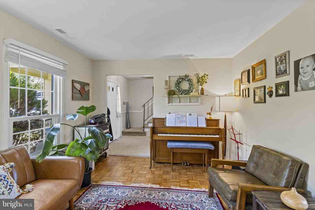 1435 Crofton Pkwy - Photo 5 of 37