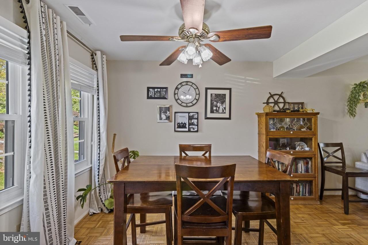 1435 Crofton Pkwy - Photo 3 of 38
