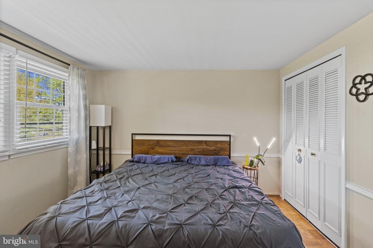 1435 Crofton Pkwy - Photo 6 of 38