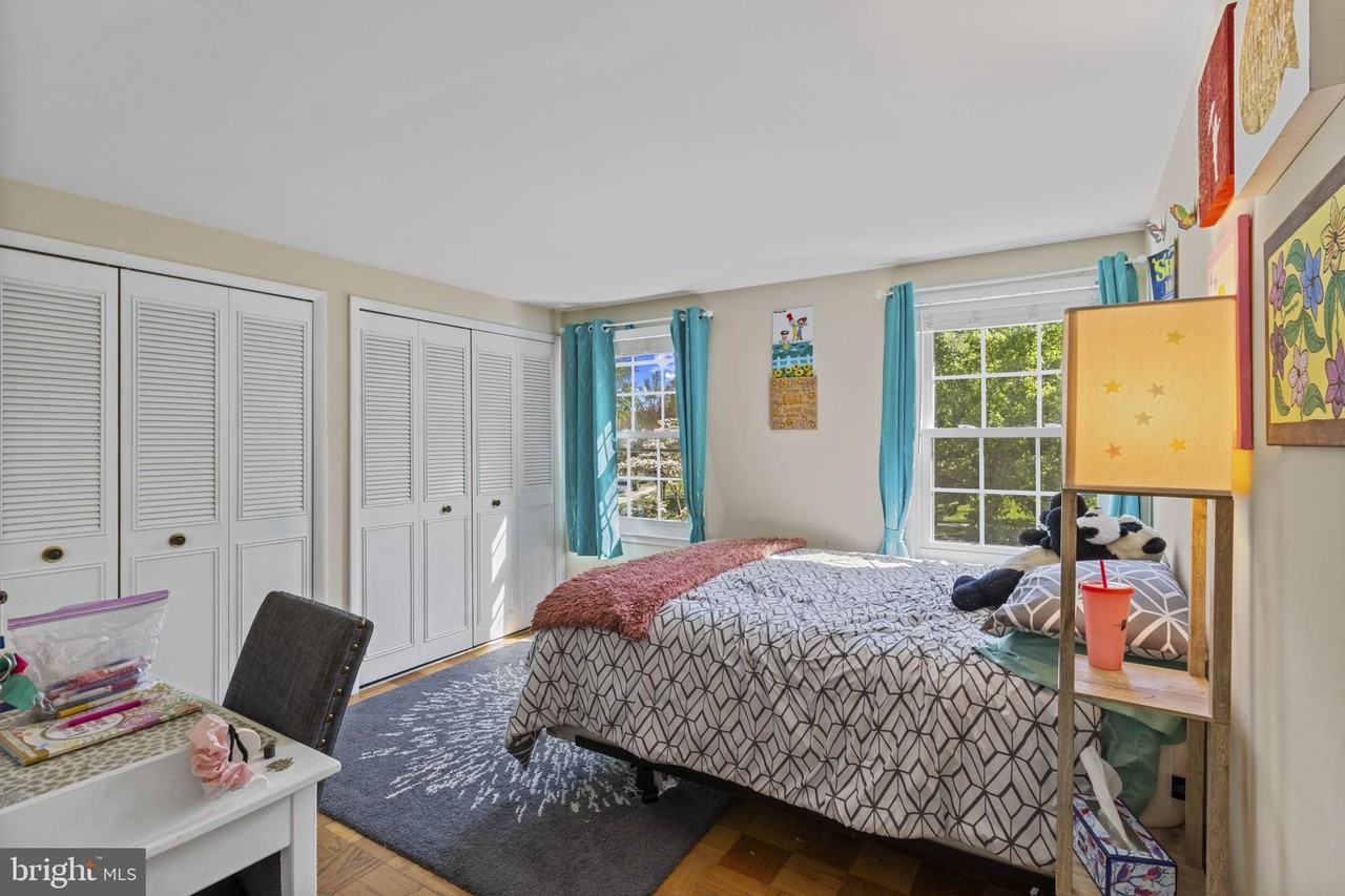 1435 Crofton Pkwy - Photo 7 of 38