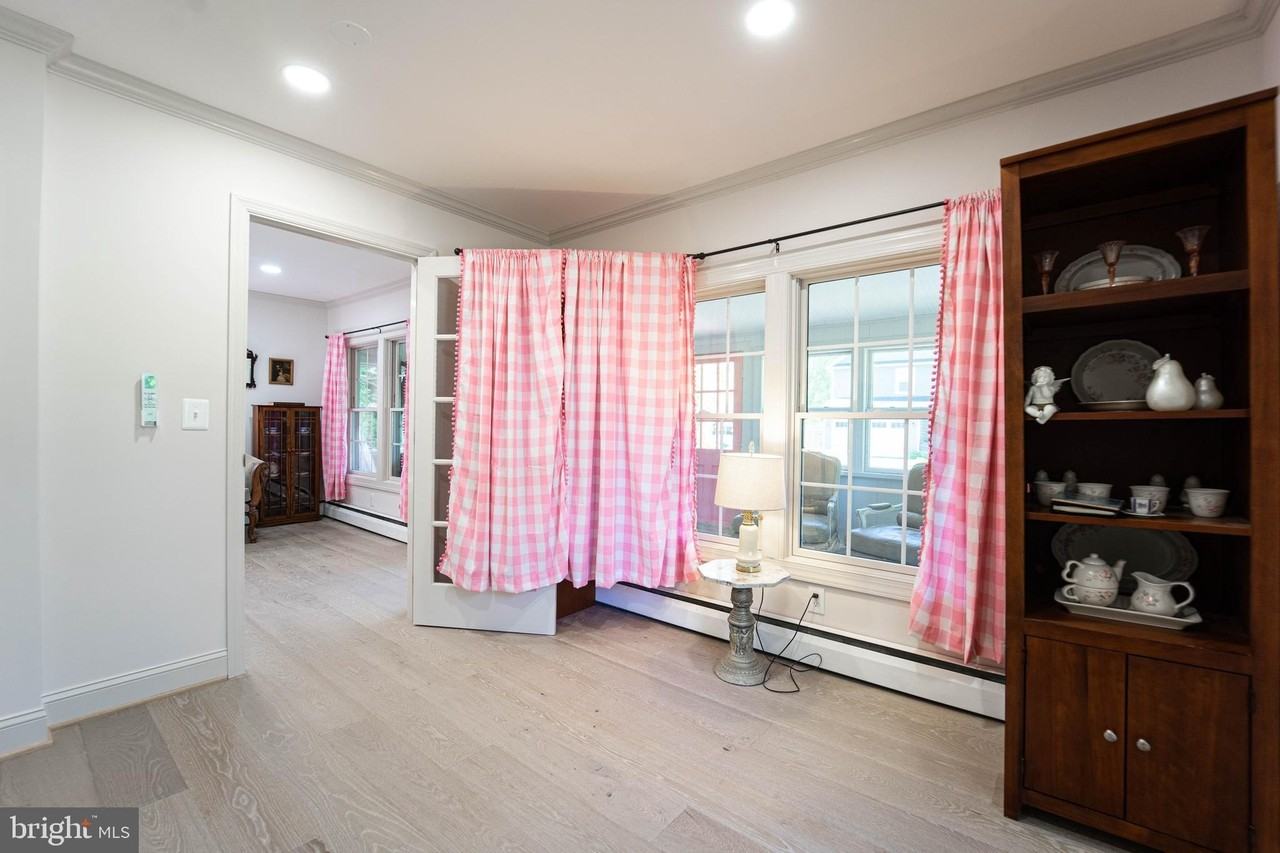 206 Linden Ave - Photo 5 of 43