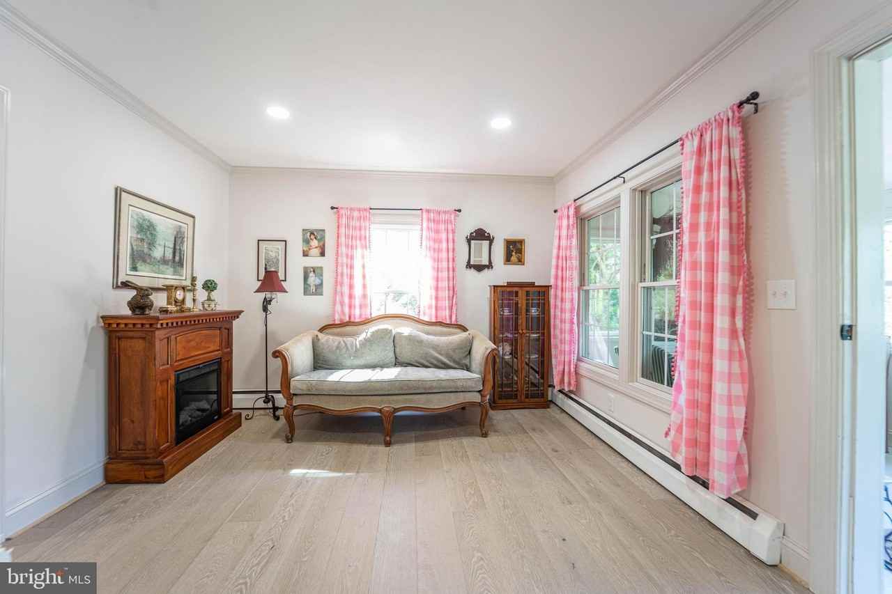 206 Linden Ave - Photo 6 of 43