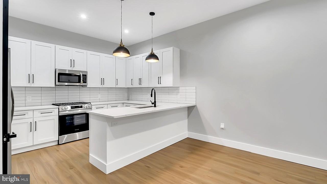 1225 Washington Blvd #B - Photo 2 of 21