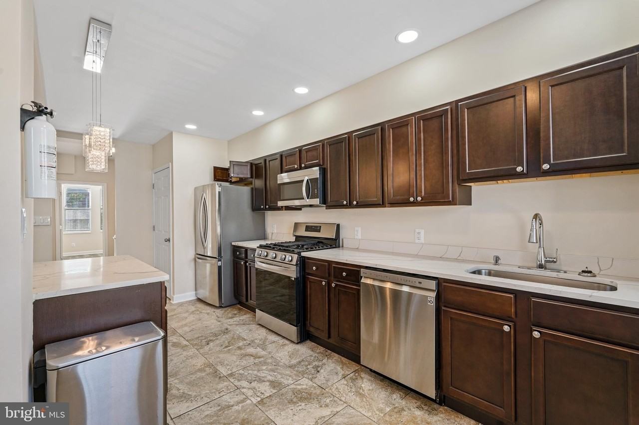 2509 Linden Ave #2 - Photo 3 of 24