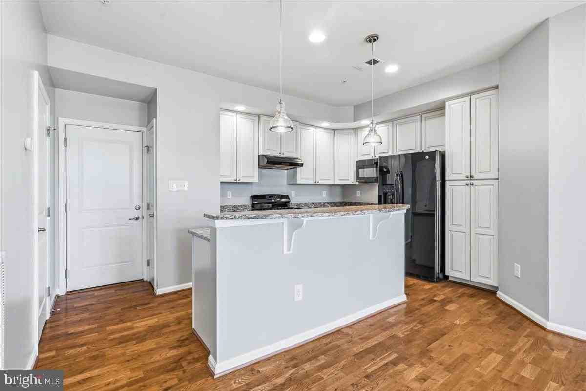 304-A Mill Pond Rd - Photo 5 of 32