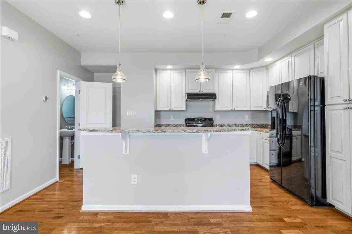 304-A Mill Pond Rd - Photo 6 of 32