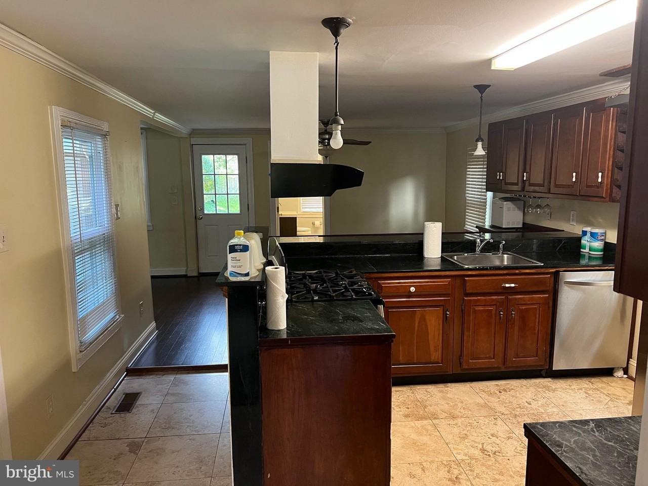 206 N Mill St - Photo 5 of 13