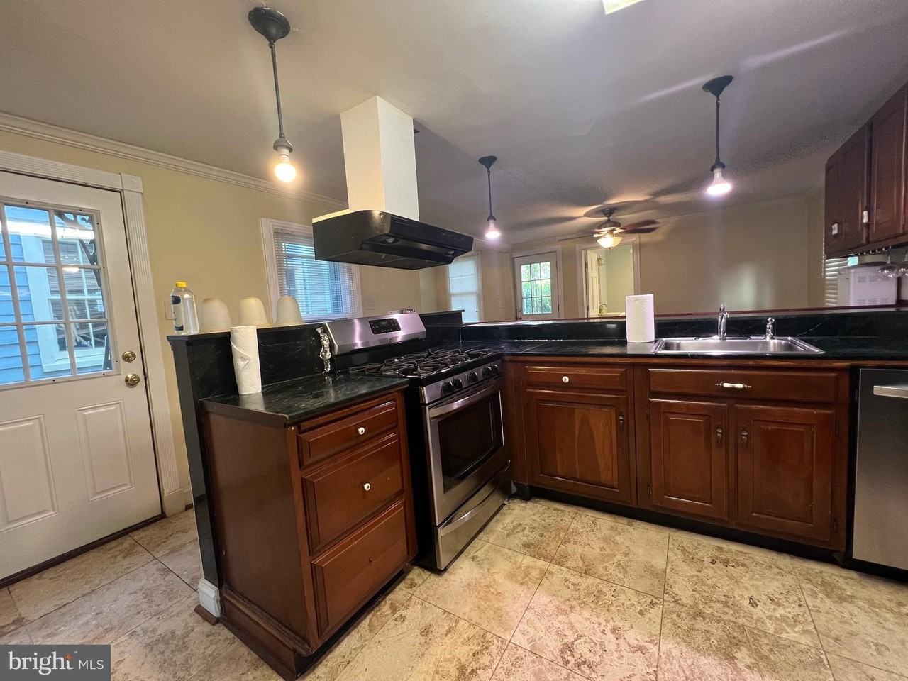 206 N Mill St - Photo 6 of 13