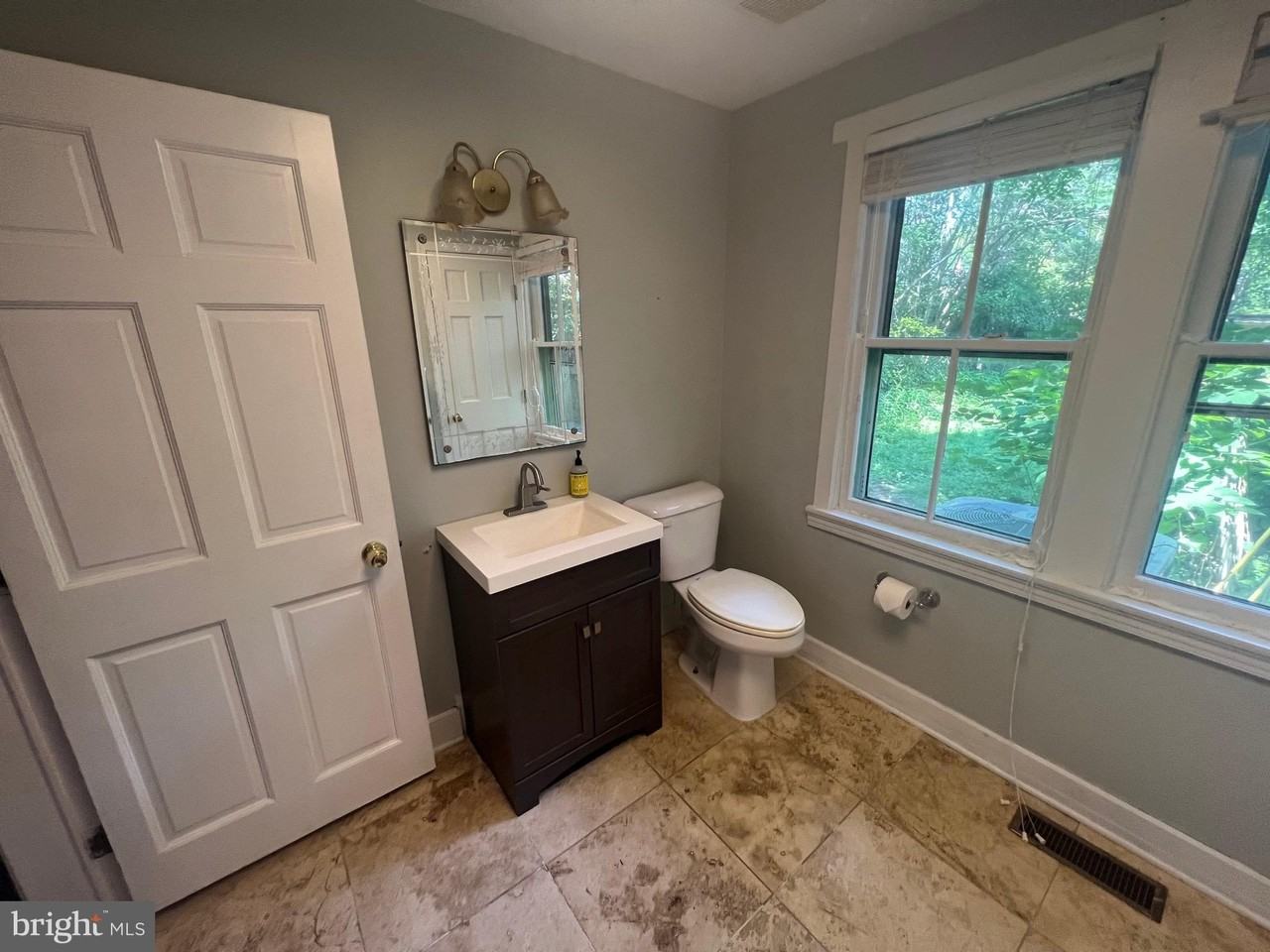 206 N Mill St - Photo 7 of 13