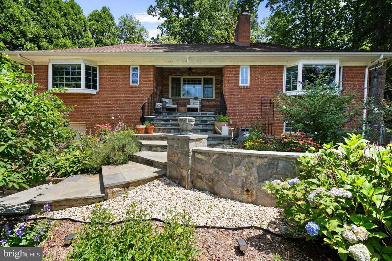 5201 Brookeway Dr