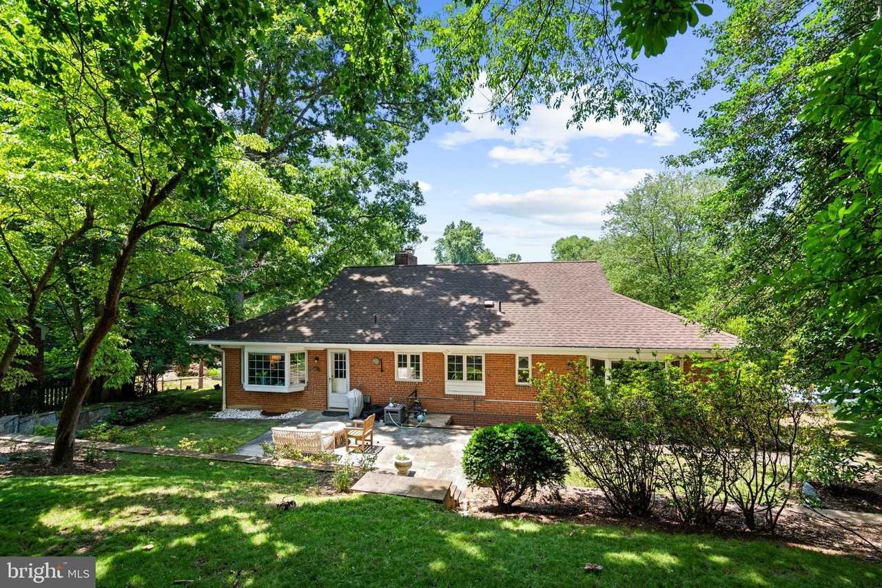 5201 Brookeway Dr - Photo 3 of 50