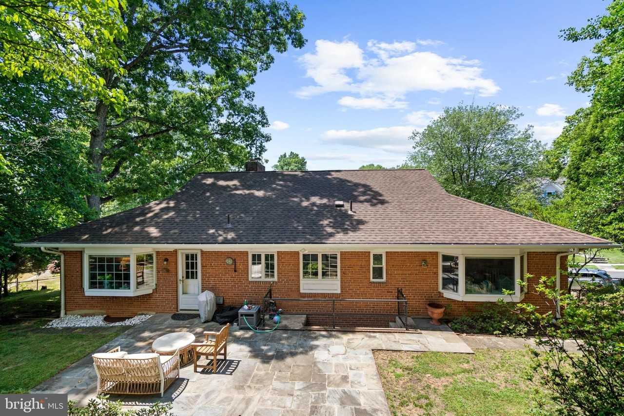5201 Brookeway Dr - Photo 4 of 50