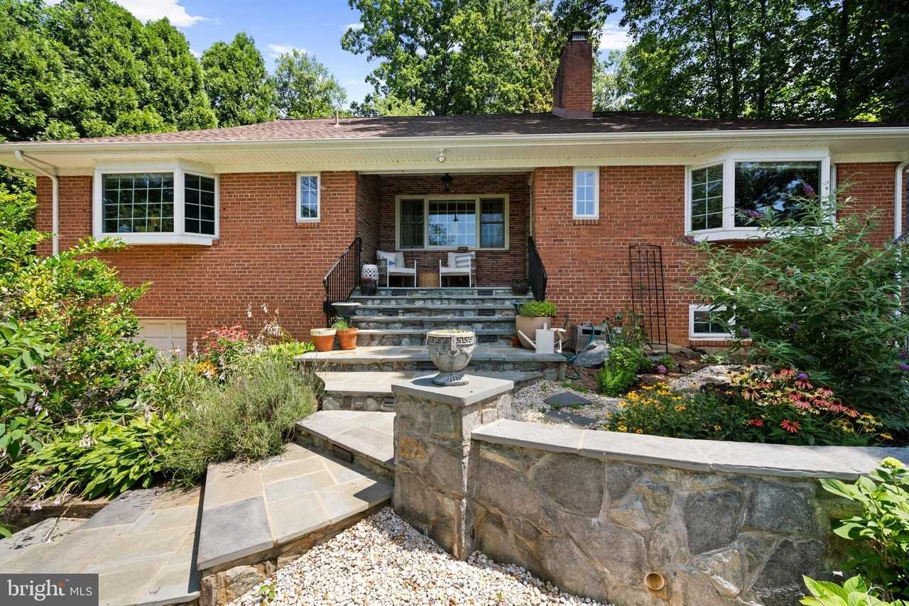 5201 Brookeway Dr - Photo 7 of 50