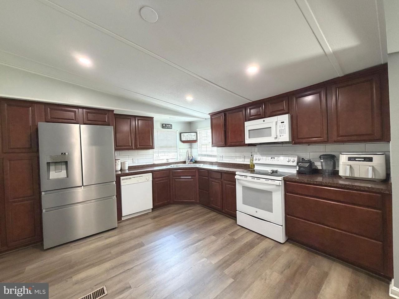 47680 Wheeler Dr - Photo 3 of 19