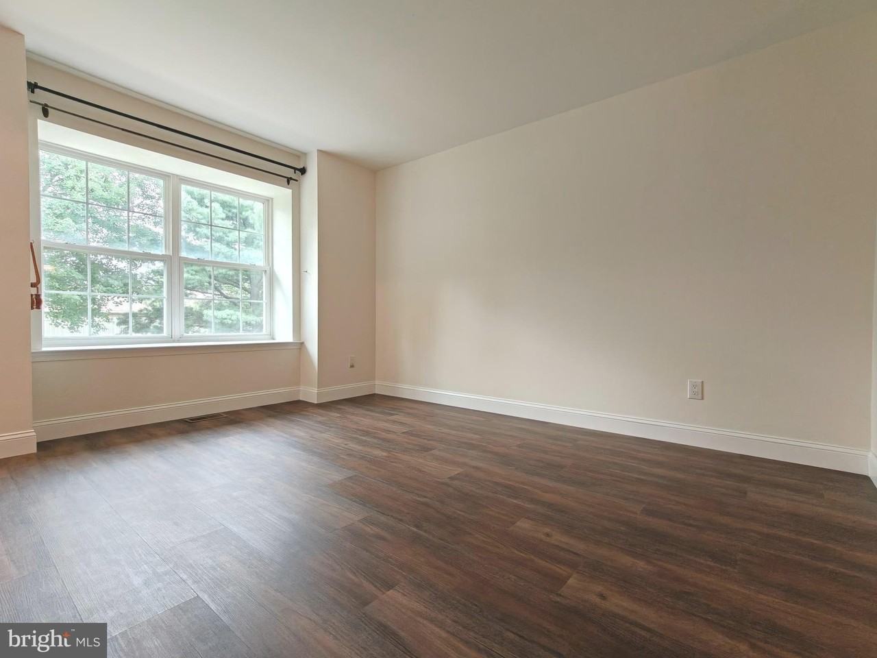104 Coventry Way - Photo 3 of 22