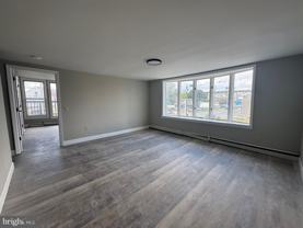 242 N Broadway #B - Photo 1 of 1