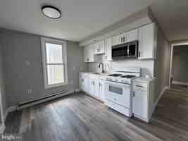 featured image of 242 N Broadway #C