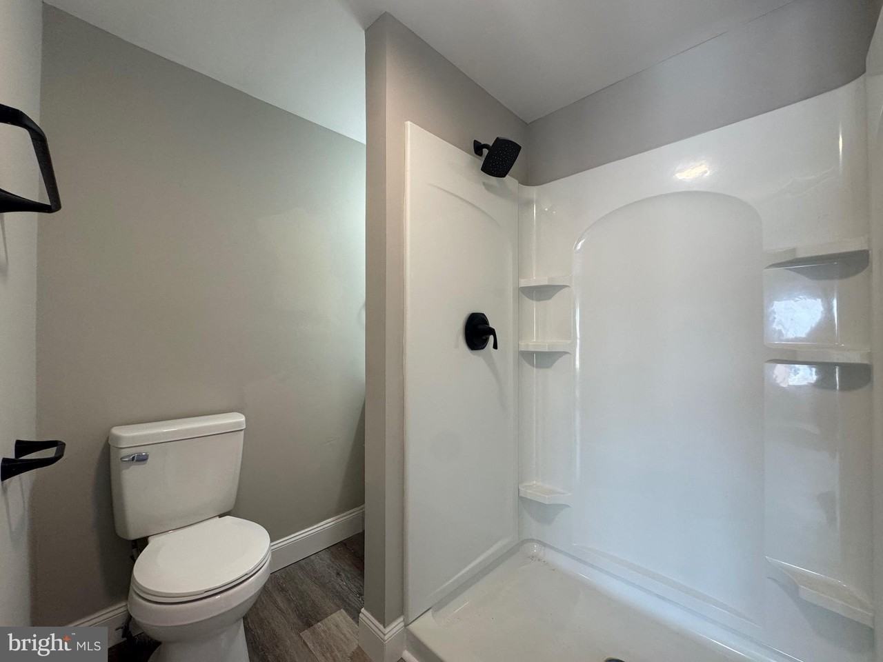 242 N Broadway #C - Photo 6 of 14