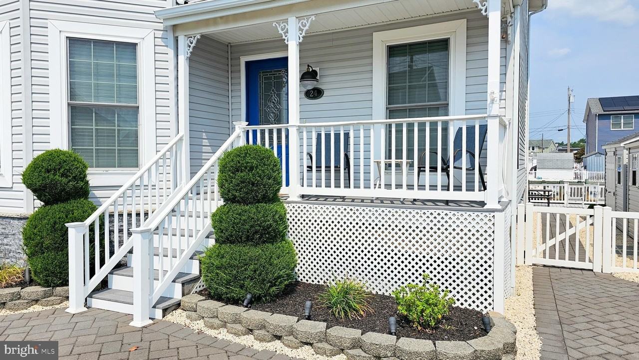 24 Dorothy Dr - Photo 2 of 47