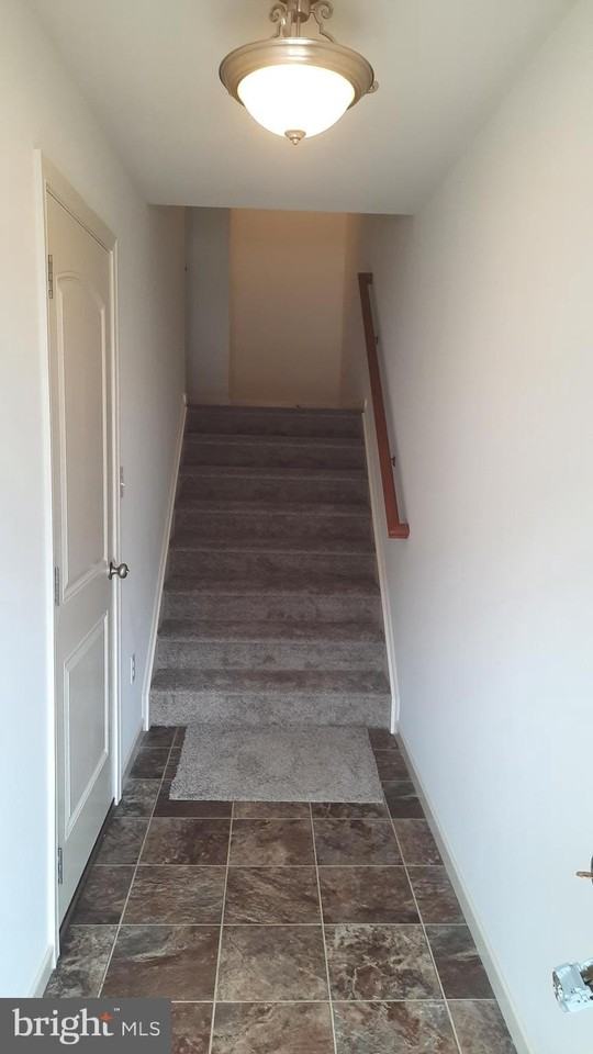 703 Admirals Quay Dr - Photo 3 of 16